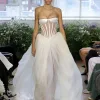 robe de mariée élégante à dos nu en gaze